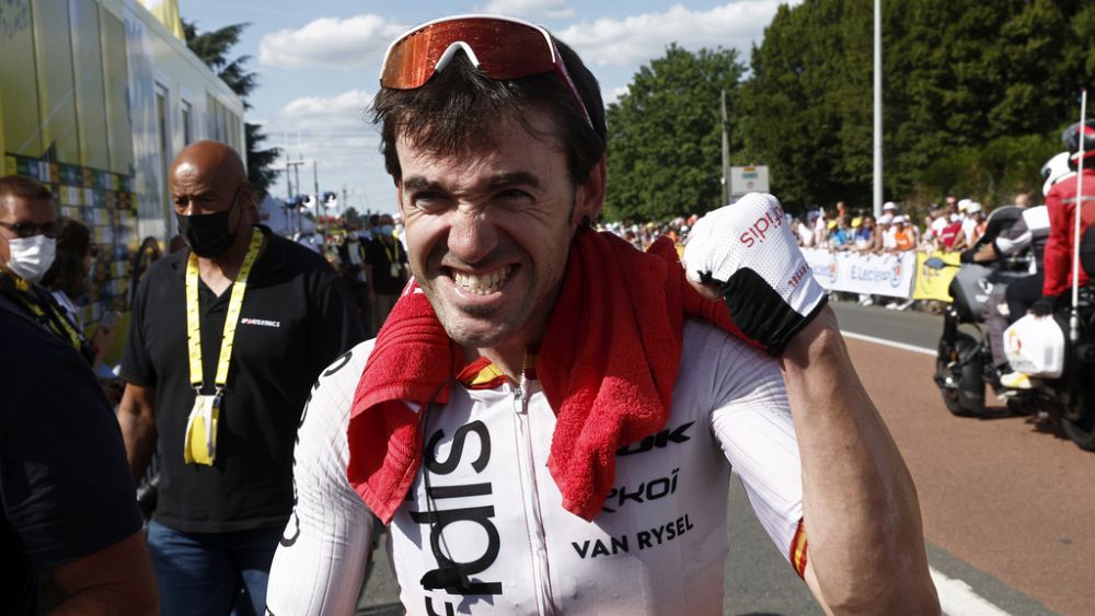 Ion Izagirre en solo vers la victoire dans une étape du Tour de France en moyenne montagne