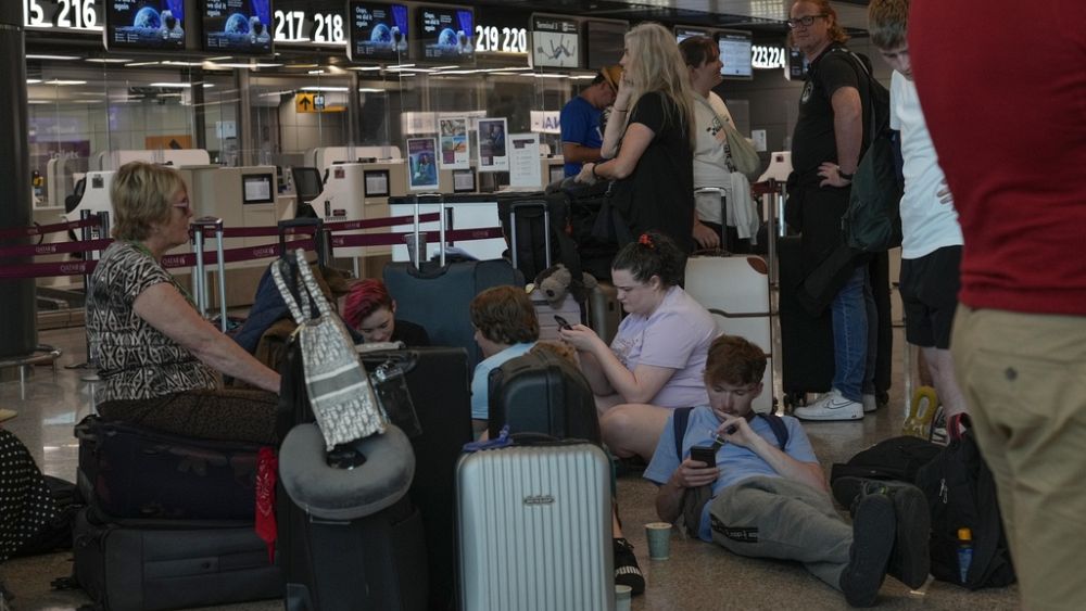 Le chaos des voyages alors que des centaines de vols à travers l'Italie sont annulés en raison d'une grève des transports aériens
