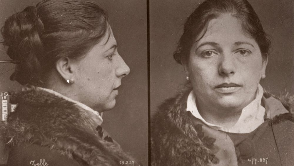 Culture Re-View: Mata Hari condamné à mort pour espionnage présumé