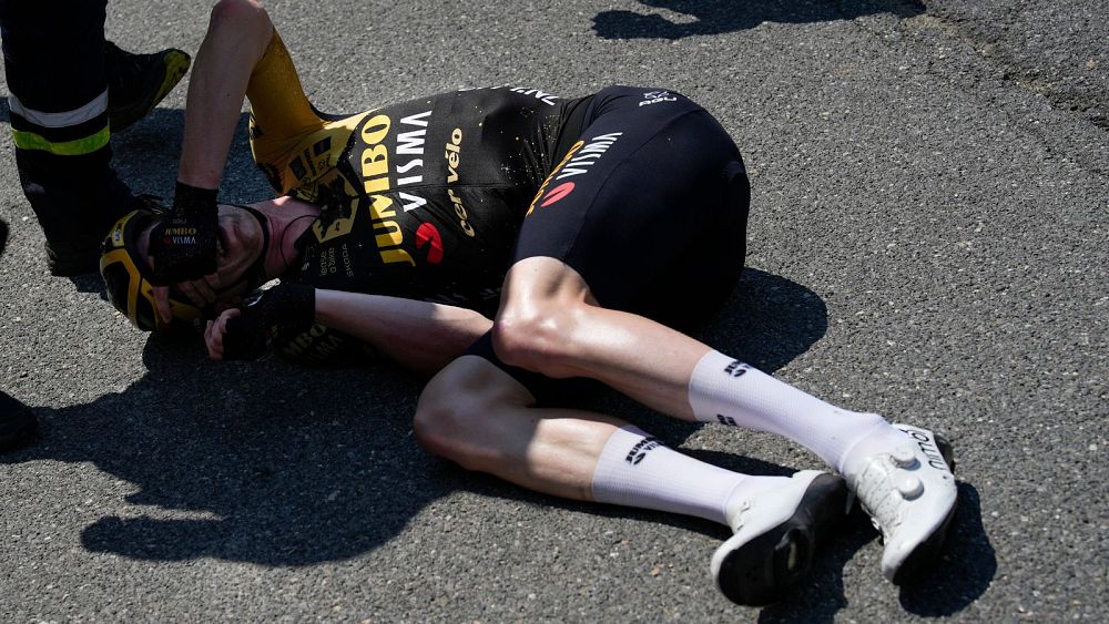 Avertissement du Tour de France pour les «spectateurs de selfie» après des accidents horribles