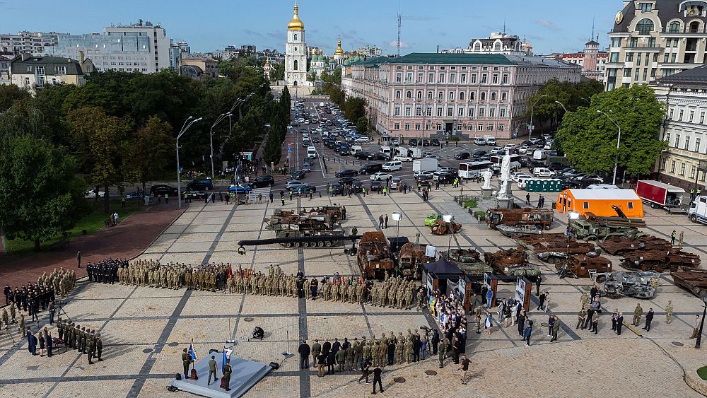 Guerre d'Ukraine : attaque de Dnipro, Zelenskyy à Bakhmut, armes nord-coréennes