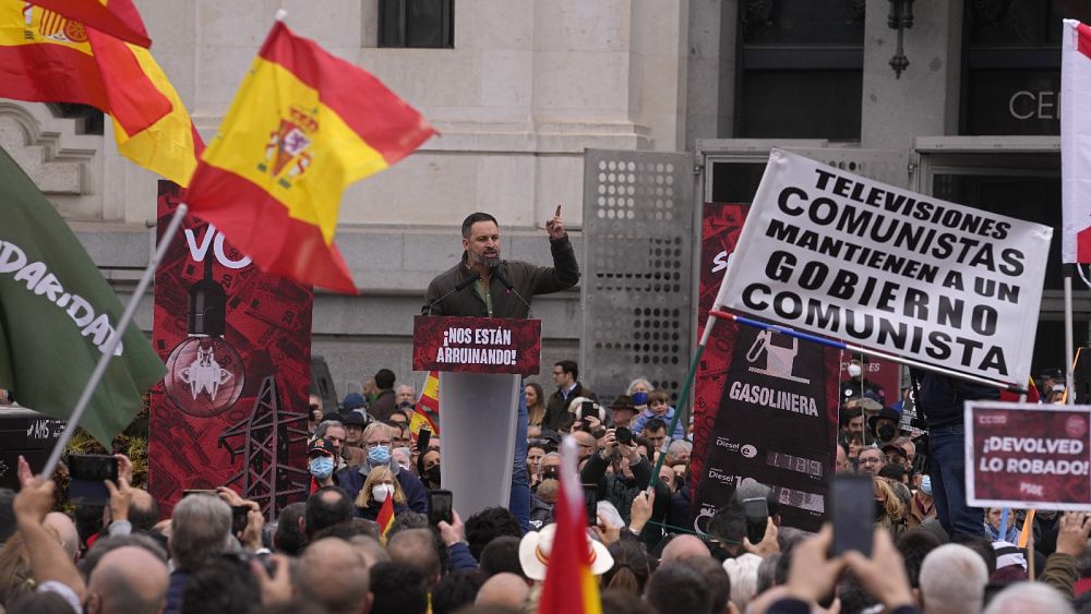 Les guerres culturelles font rage avant les élections espagnoles alors que l'extrême droite Vox cible les droits des homosexuels et des femmes
