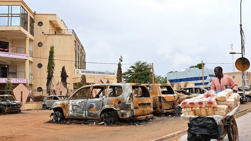 La CEDEAO se réunira jeudi après que la junte nigérienne a défié une échéance clé et fermé l'espace aérien