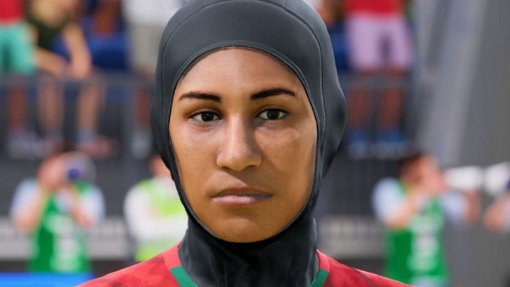 'FIFA 23' met à jour le mannequin marocain Nouhaïla Benzina avec son hijab