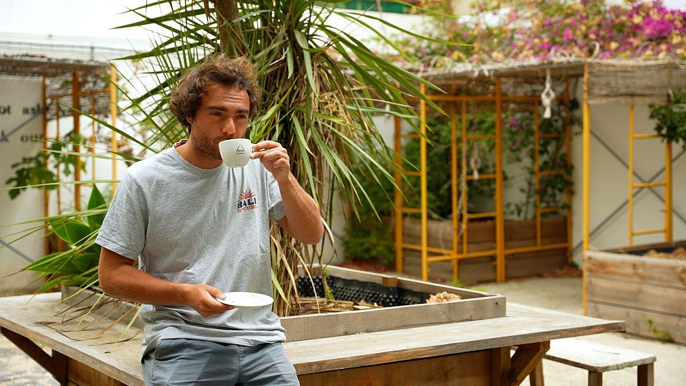 Rencontrez un agriculteur urbain qui fait germer des champignons à partir de déchets de café au Portugal