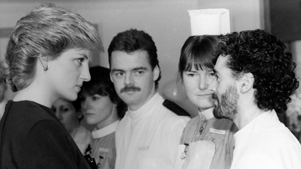 Culture Re-View : 16 ans après sa mort, le plus grand travail de Diana était de soutenir les personnes atteintes du VIH