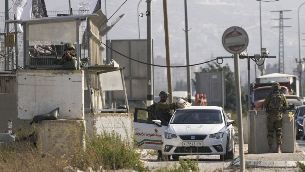 Des Palestiniens présumés tuent deux Israéliens lors d'une attaque à l'arme à feu dans un lave-auto