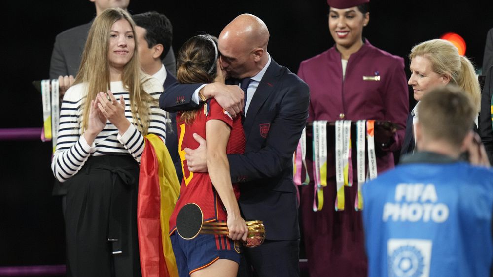 Espagne : l'équipe d'entraîneurs du football féminin démissionne suite au scandale des baisers lors de la Coupe du Monde de la FIFA