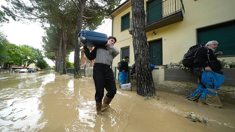 AP Photo/Luca Bruno, Dossier