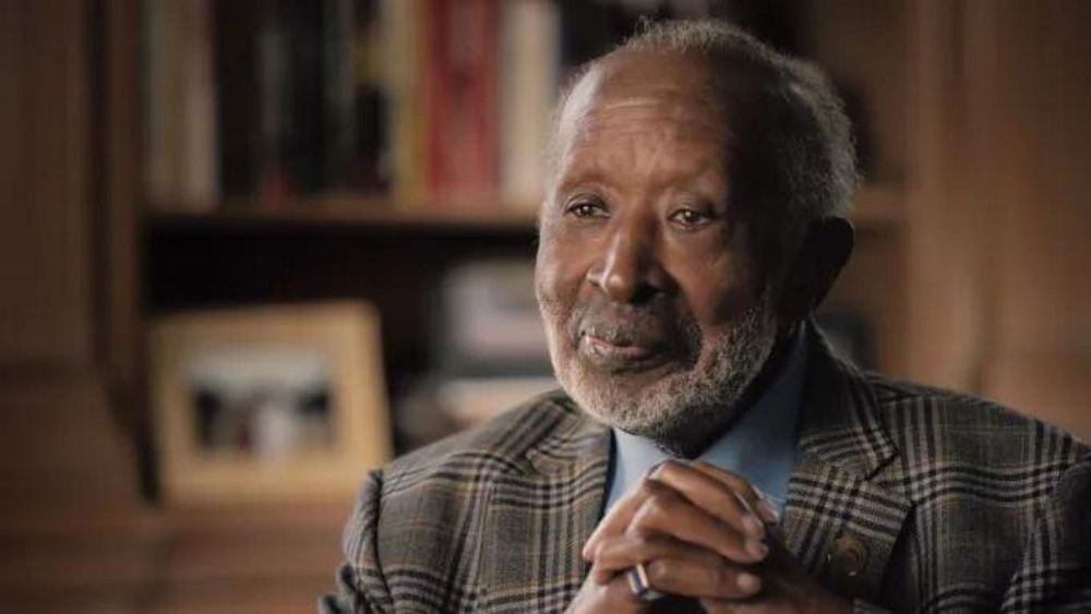 Le « parrain de la musique noire » Clarence Avant est décédé à l'âge de 92 ans