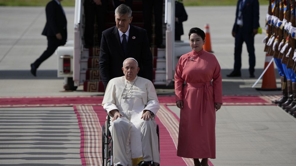 Le pape François visite l'une des communautés catholiques les plus petites et les plus récentes du monde en Mongolie