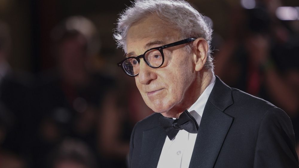 "Ce n'était qu'un baiser" : Woody Allen suscite davantage de controverses à Venise avec un commentaire sur la Coupe du monde