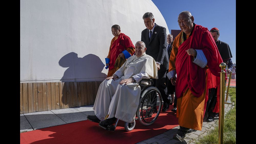 Le pape fait l'éloge de la Mongolie alors que la Chine fuit l'histoire