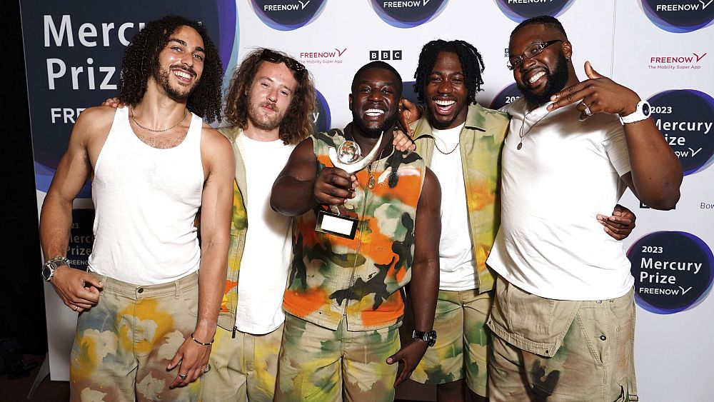 Ezra Collective entre dans l'histoire en tant que premier groupe de jazz à remporter le Mercury Prize