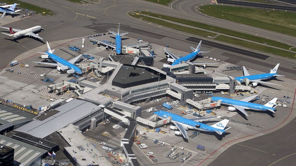 "Il faut s'y habituer", disent les groupes environnementaux à l'industrie aéronautique qui lutte contre les réductions de vols à Schiphol