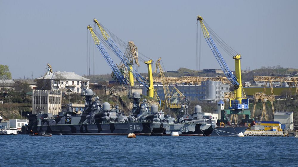 Un chantier naval de Crimée incendié et 24 blessés après une attaque de missile de croisière ukrainienne