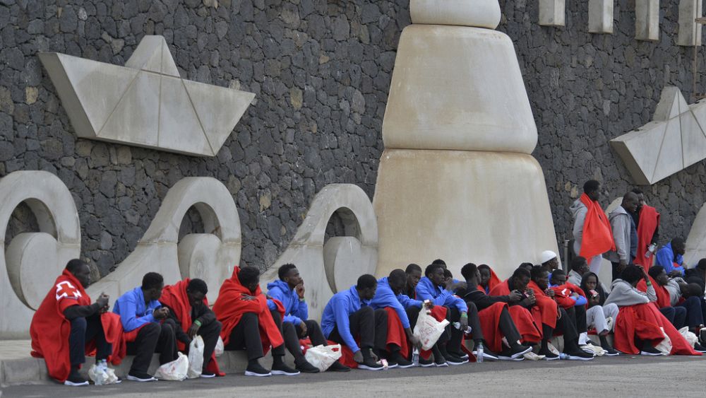 Les îles Canaries « perplexes » face au « silence » du gouvernement espagnol alors que 1 200 migrants arrivent en 48 heures