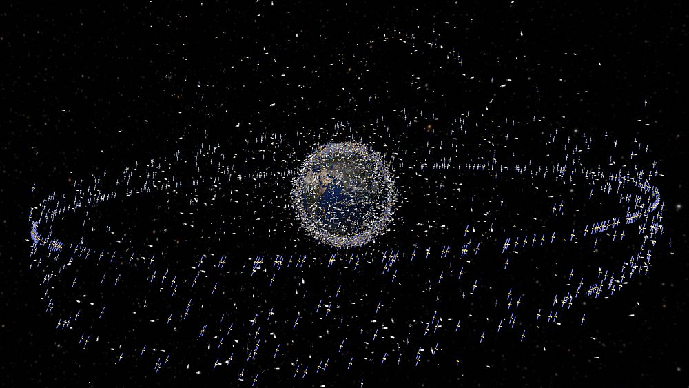 Les États-Unis imposent leur toute première amende pour des déchets spatiaux après qu'une société de télévision ait laissé son satellite au mauvais endroit