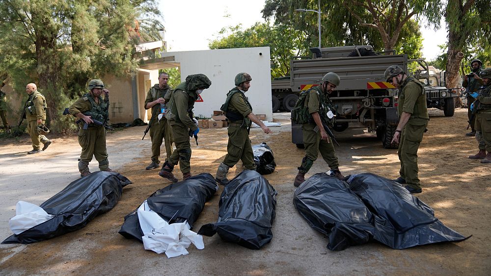 « Ils ont tiré sur des enfants, des bébés, des personnes âgées » : des survivants du kibboutz décrivent l'attaque meurtrière du Hamas