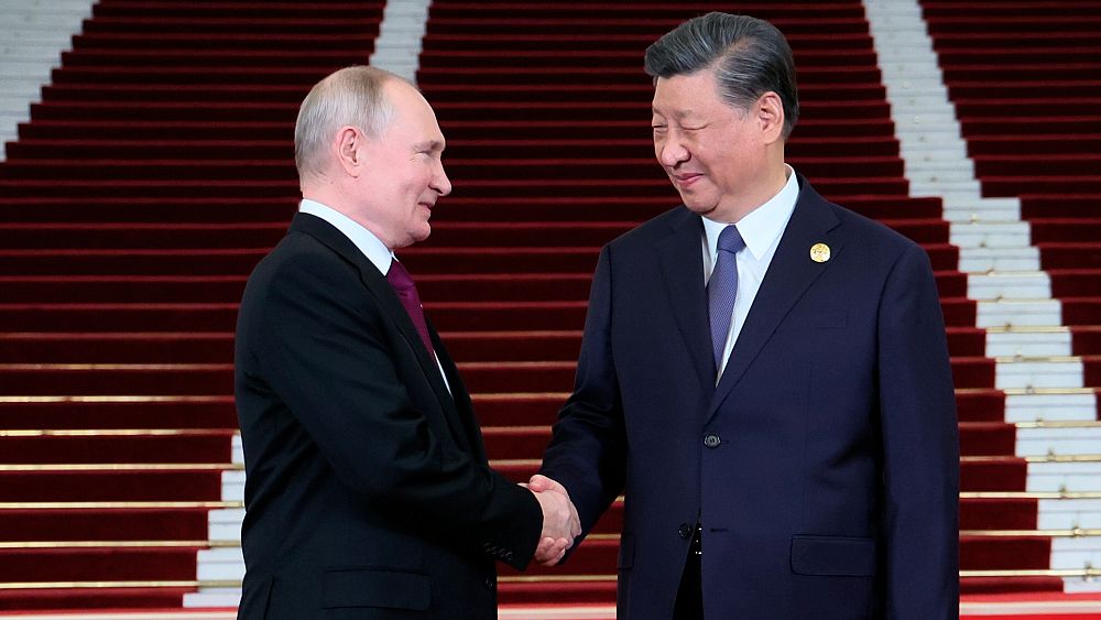 Vladimir Poutine rencontre Xi Jinping lors d'un grand sommet chinois