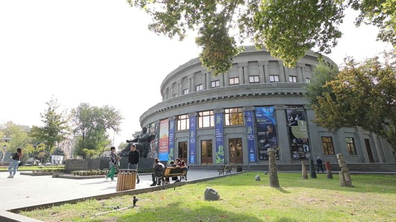 Salle de concert Aram Khachaturian - l'un des trésors architecturaux d'Erevan.