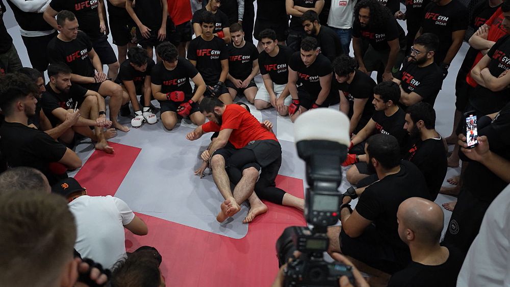 Saisis par le grappling : l’essor explosif des arts martiaux mixtes au Qatar