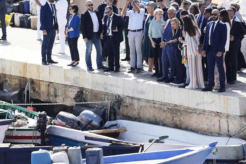 La Première ministre italienne Giorgia Meloni et la présidente de la Commission européenne Ursula von der Leyen en visite à Lampedusa