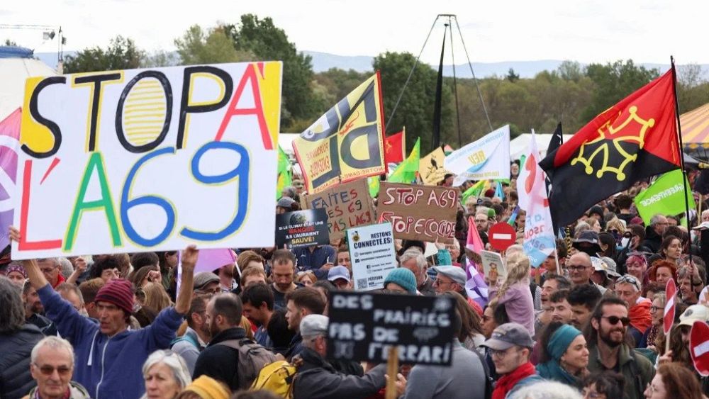 « Cela contredit nos engagements nationaux » : des militants écologistes français protestent contre la nouvelle autoroute