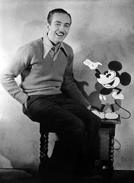 Walt Disney a aidé à concevoir le dessin animé désormais emblématique de Mickey Mouse et a interprété le personnage pendant des années.