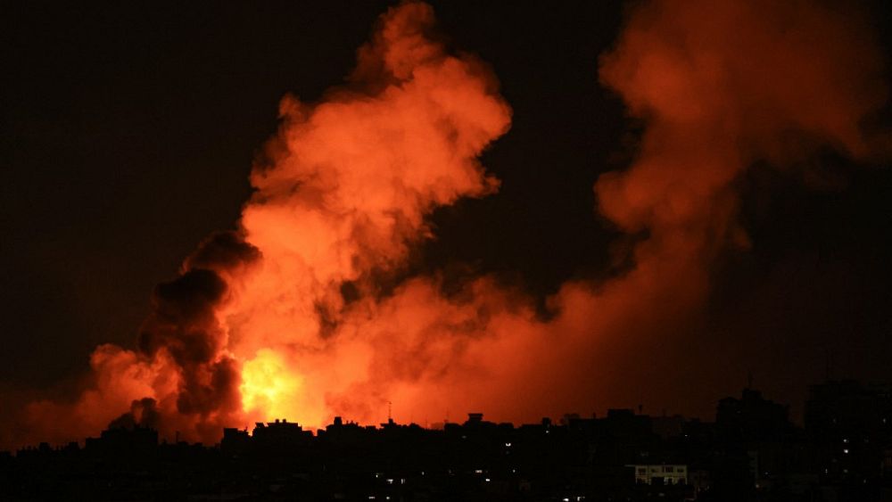 En direct.  Israël rassemble des troupes à la frontière alors que les frappes aériennes frappent Gaza