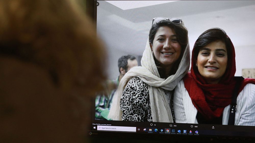 L'Iran condamne deux journalistes – qui ont couvert la mort de Mahsa Amini – pour collaboration avec les États-Unis