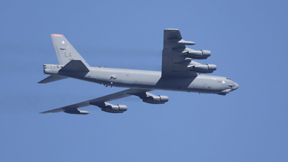 L'armée américaine affirme qu'un avion de combat chinois s'est approché à moins de 3 mètres d'un bombardier B-52 au-dessus de la mer de Chine méridionale