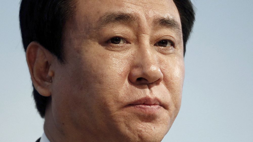 Le président d'Evergrande arrêté par la police, quelle est la prochaine étape pour le promoteur immobilier endetté ?