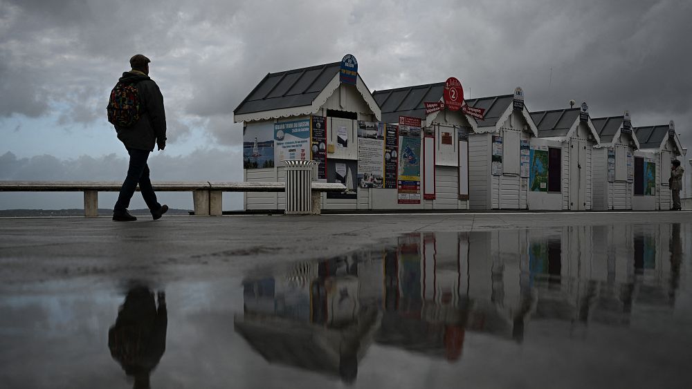 L'Europe du Nord-Ouest en état d'alerte alors que la tempête Ciaran menace de provoquer des vents violents et des inondations