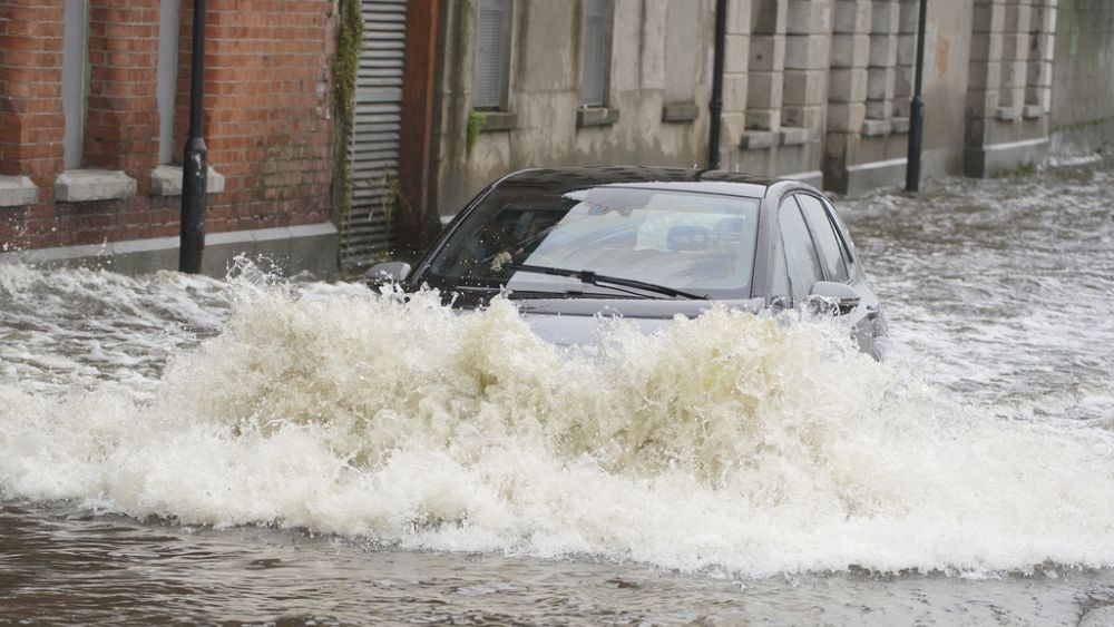 La tempête Ciaran frappe l'Europe occidentale, soufflant des vents records en France et laissant des millions de personnes sans électricité