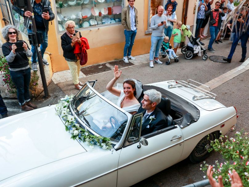 Son Altesse Royale Alexandra de Luxembourg et Nicolas Bagory quittent leur mariage religieux le 29 avril à Bormes-les-Mimosas, France