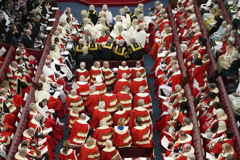 La salle se remplit avant le discours du roi pour l'ouverture officielle du Parlement, au Palais de Westminster à Londres, le mardi 7 novembre 2023.