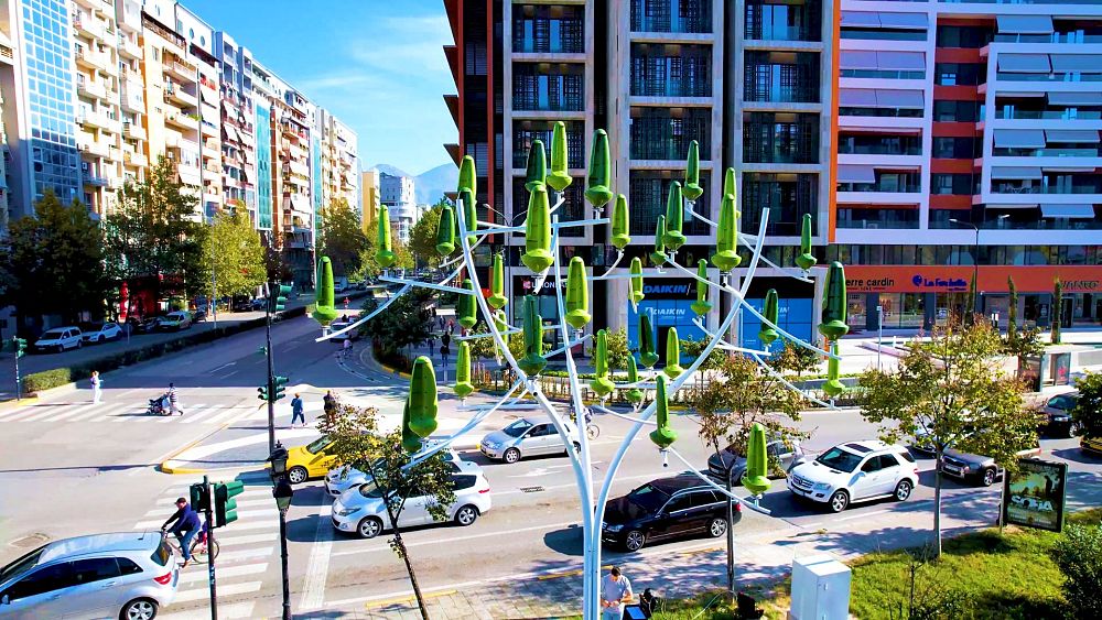 Les « arbres à vent » dotés de micro-turbines pourraient-ils être une solution à l'énergie verte dans les espaces urbains restreints ?