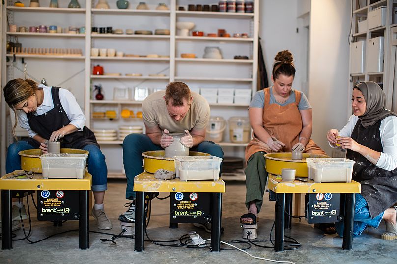 Les membres de Clay Encounters parlent du studio comme d'un lieu heureux et d'un sanctuaire de créativité