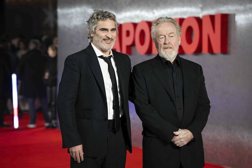 Joaquin Phoenix, à gauche, et Ridley Scott lors de la première britannique de Napoléon