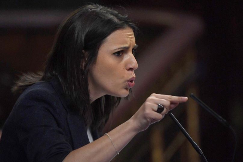 La porte-parole à la Chambre basse du parti anti-austérité Podemos, Irene Montero, s'exprime au Congrès des députés à Madrid le 13 juin 2017.