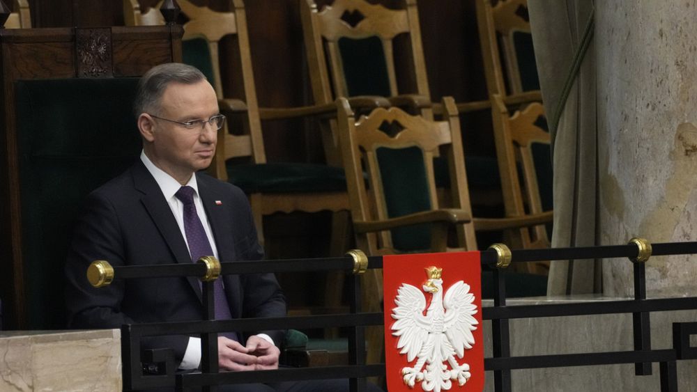 Le président polonais prête serment pour former un gouvernement de 14 jours