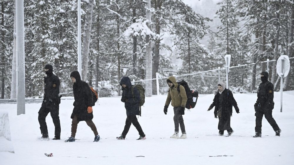 L'Estonie se prépare à un « débordement migratoire » après la fermeture de la frontière finlandaise