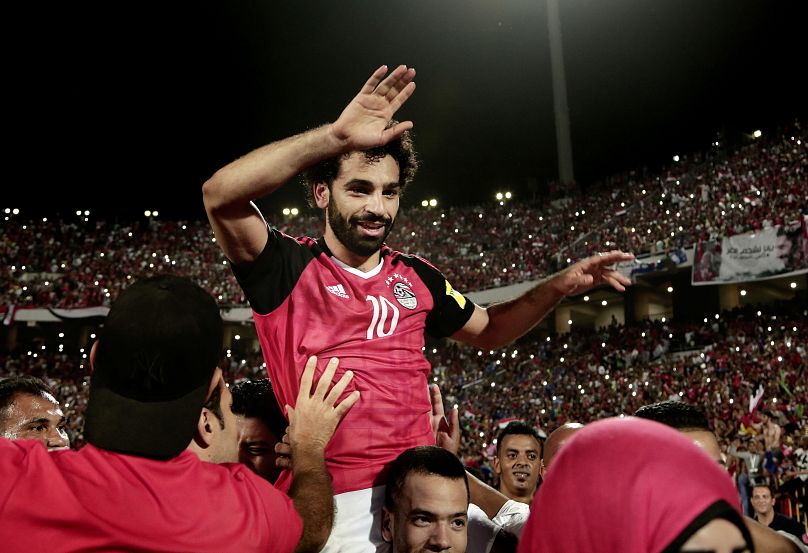 Mo Salah est largement considéré comme le meilleur footballeur africain de tous les temps.