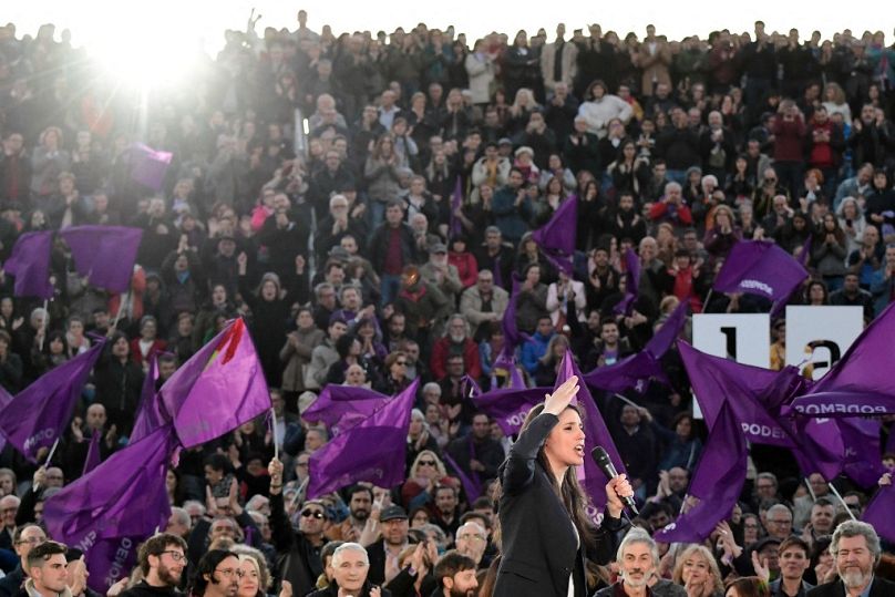 La candidate de Podemos, Irene Montero, prononce un discours lors de son dernier meeting de campagne à Madrid, le 26 avril 2019.