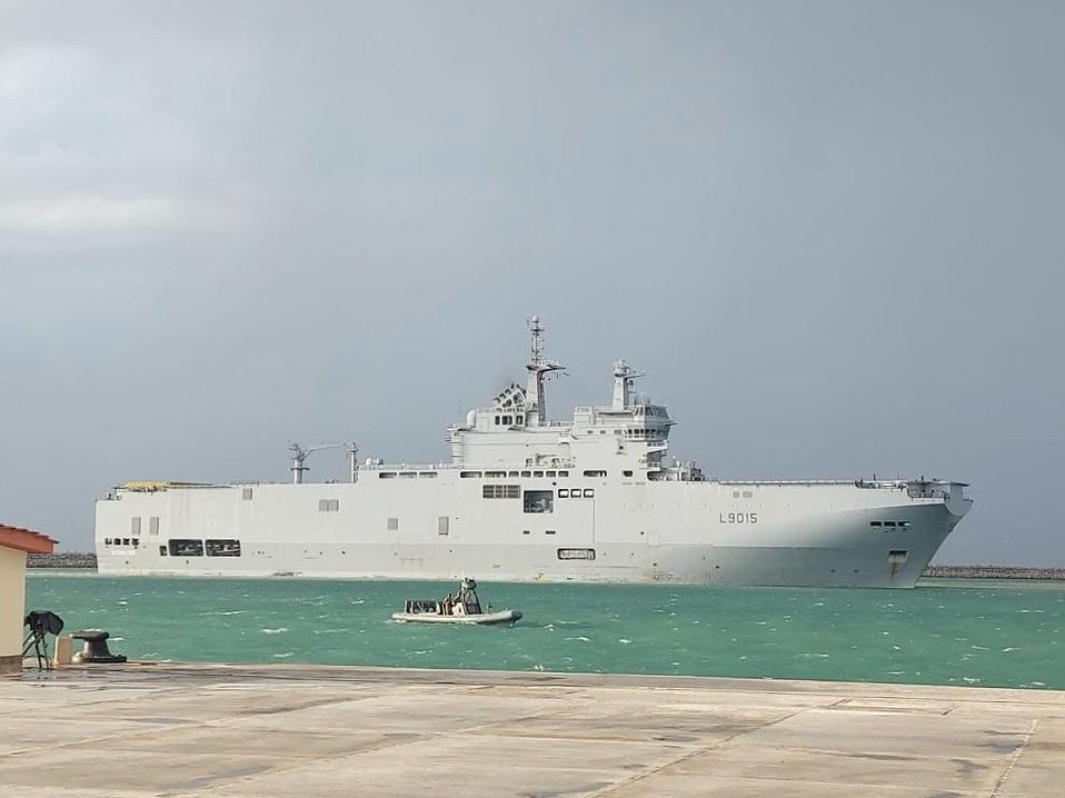 The Dixmude has arrived in Egypt, about fifty kilometers from Gaza. It is here to support efforts to address the humanitarian emergency.

Thanks to our military, our doctors, our diplomats, and our partners. Together in solidarity.