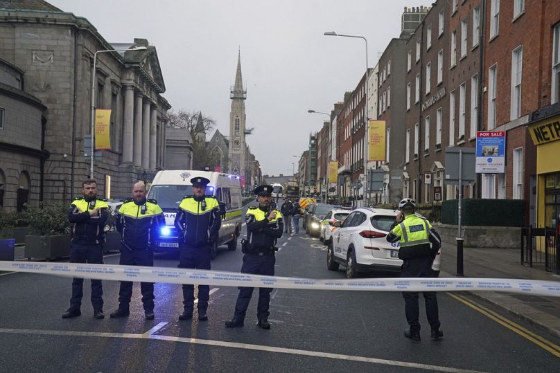 La scène dans le centre-ville de Dublin après que cinq personnes ont été blessées, à la suite d'un grave incident d'ordre public survenu sur Parnell Square East, le 23 novembre 2023.