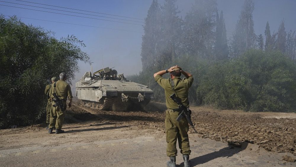 Le Hamas remet le premier groupe d'otages israéliens à la Croix-Rouge dans la bande de Gaza