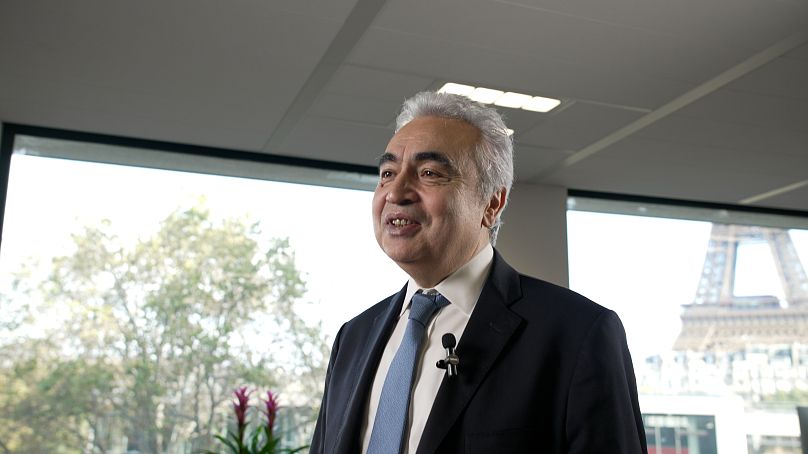 Le Dr Fatih Birol s'entretient avec Euronews Business depuis son bureau à Paris