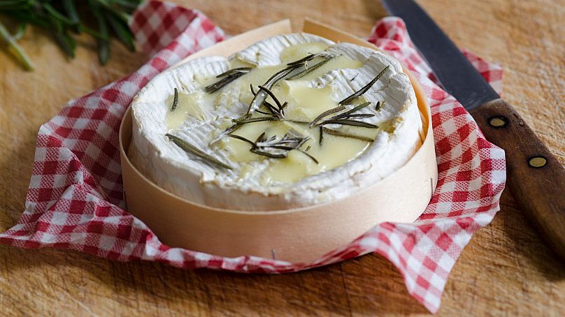 Les députés français ont demandé que les boîtes de camembert en bois soient exclues des règles de recyclage.